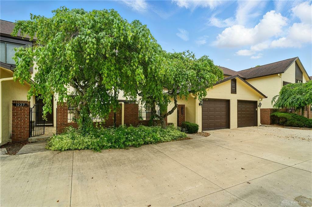 Property Photo:  1225 Chevington Court  OH 45459 