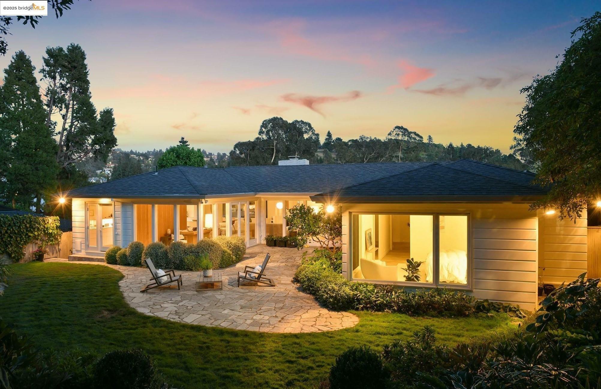 Property Photo: 40 Westminster Dr CA 94618