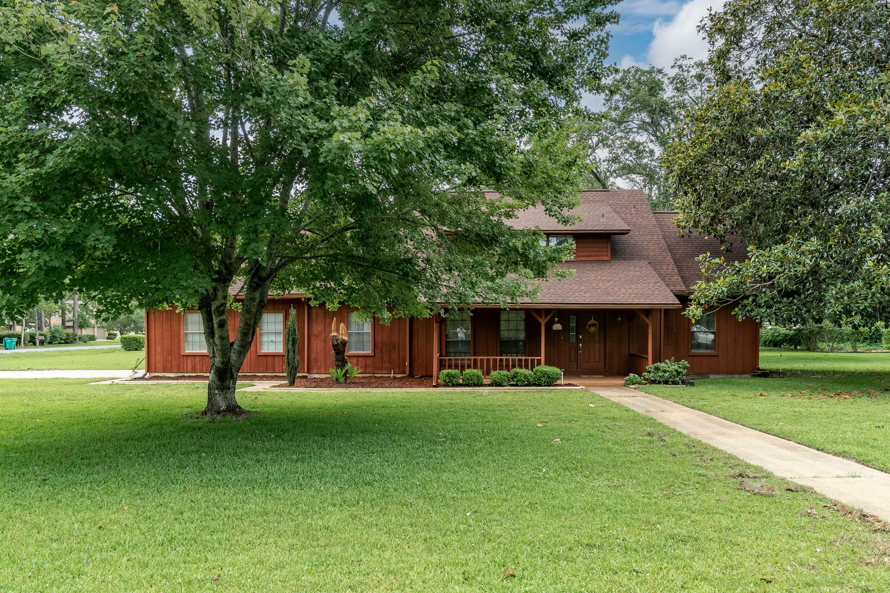 Property Photo: 813 Judson Street FL 32547