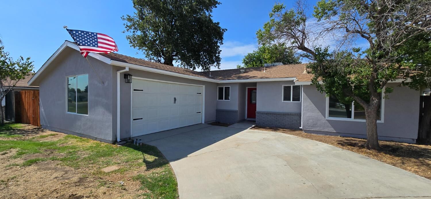 Property Photo:  519 San Jose Avenue  CA 93612 