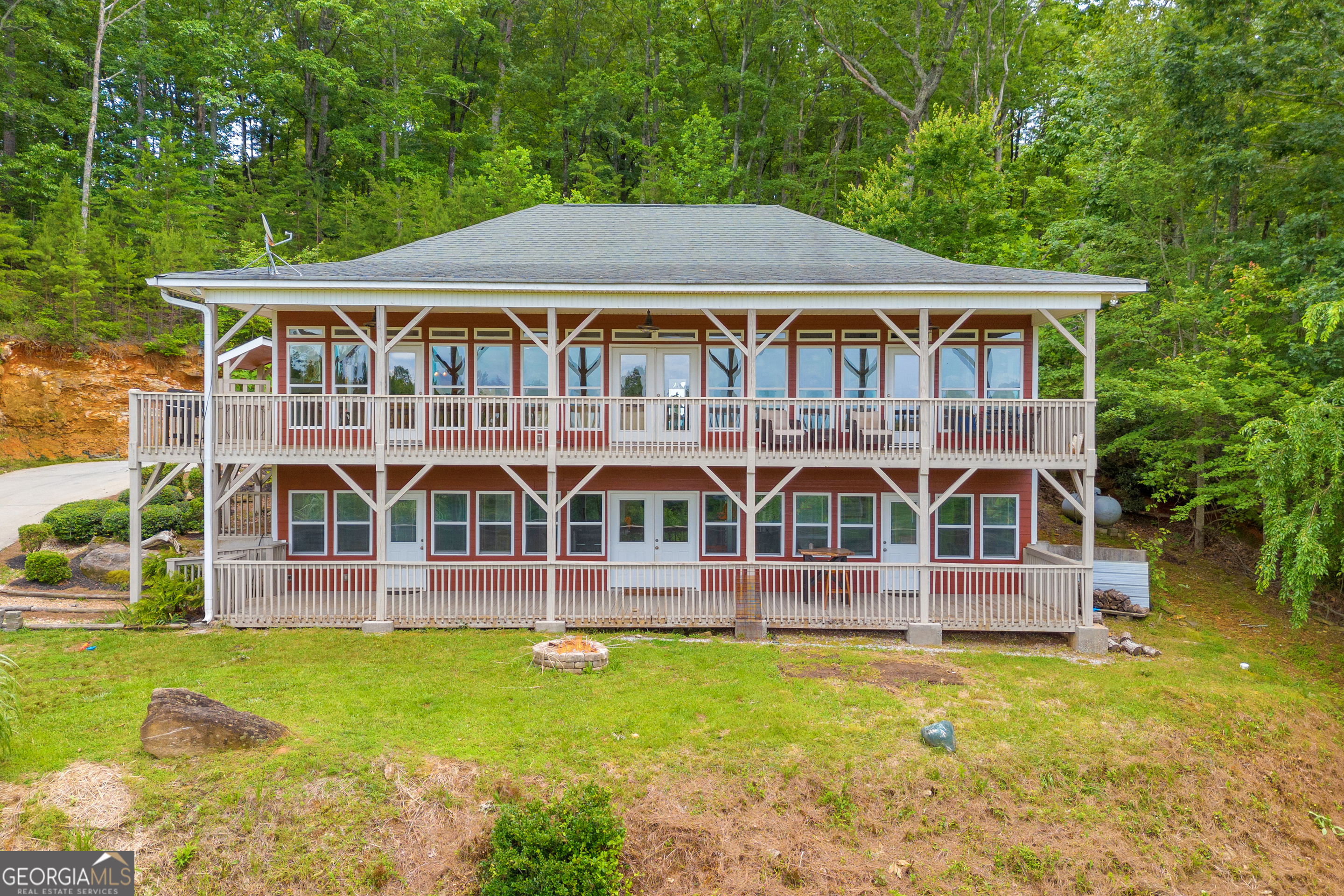 Property Photo: 1359 Asbury Mill Road GA 30528