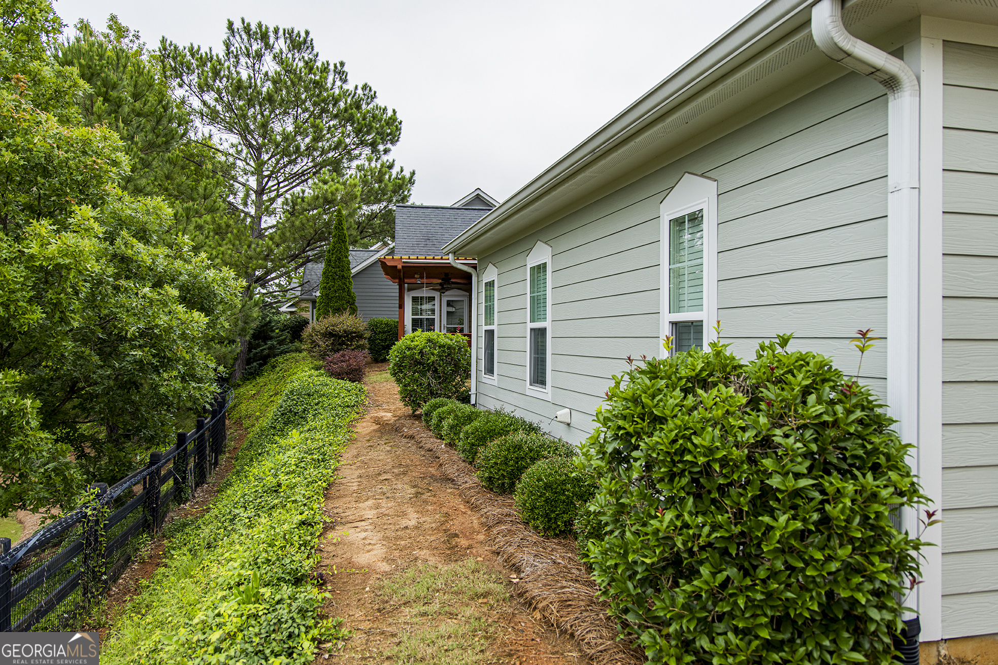 Property Photo: 105 Maplecrest Lane SE GA 30161