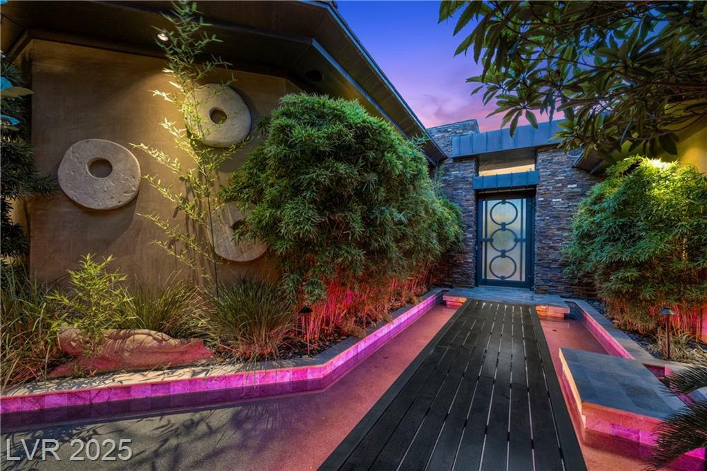Property Photo: 11 Golden Sunray Lane NV 89135