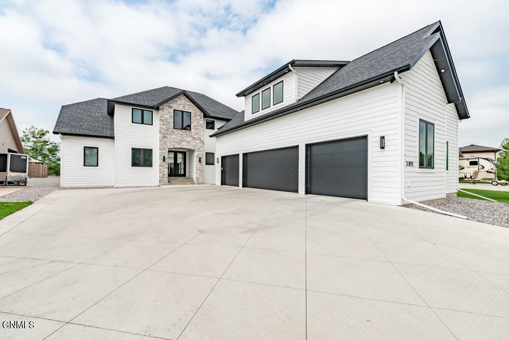 Property Photo: 3305 Bay Shore Bend SE ND 58554