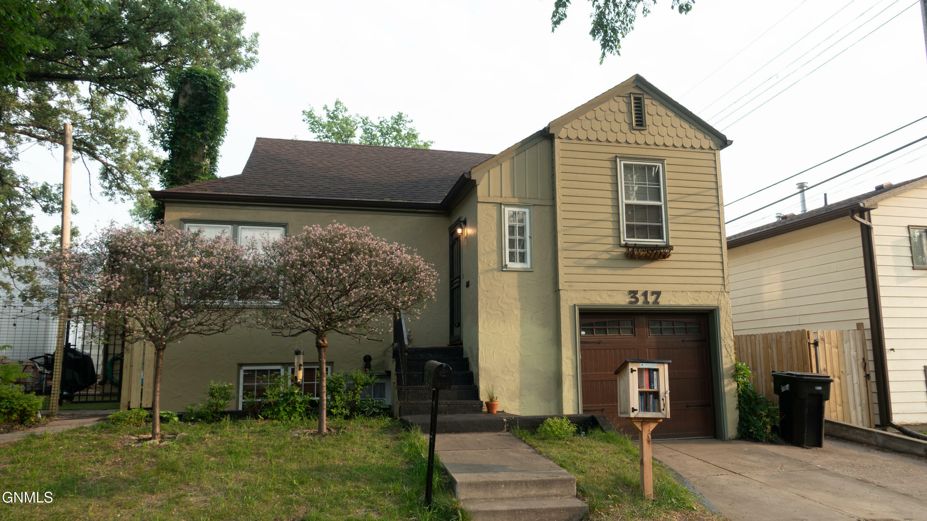Property Photo: 317 D Avenue ND 58501