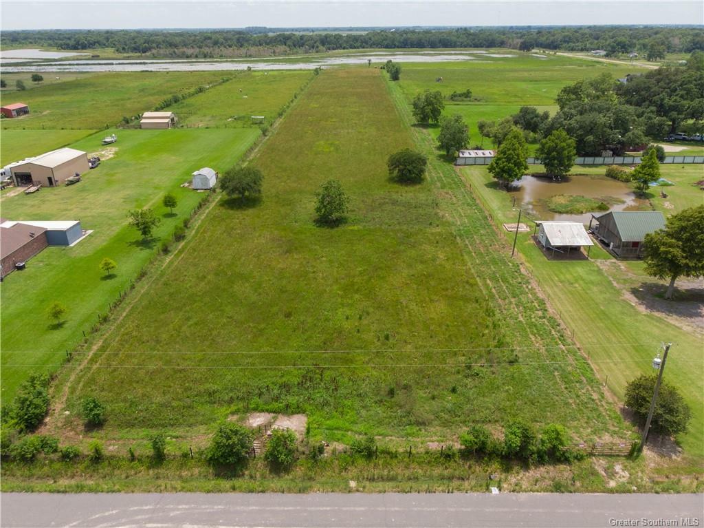 Property Photo: 907 Casper Road LA 70578