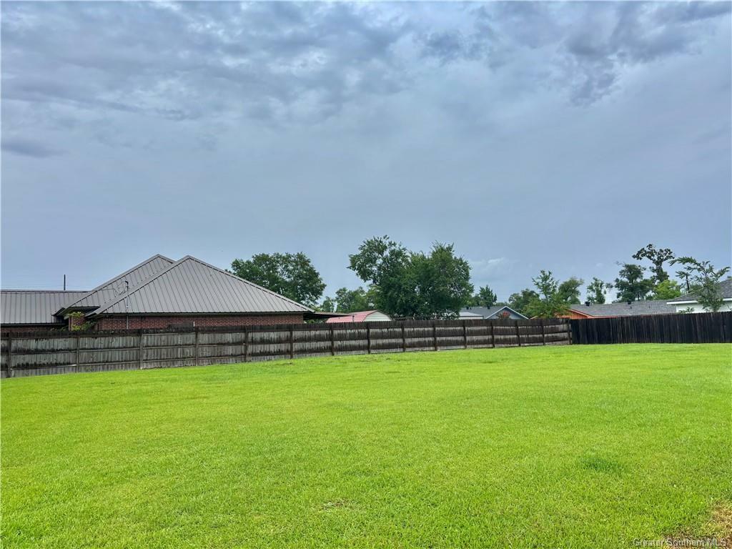 Property Photo: 301 Davis Drive LA 70663