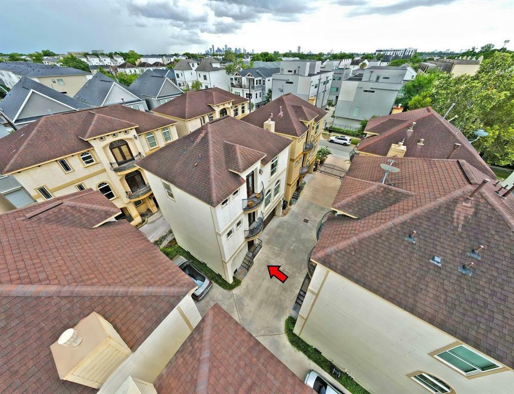 Property Photo: 1241 W 24th Street B TX 77008