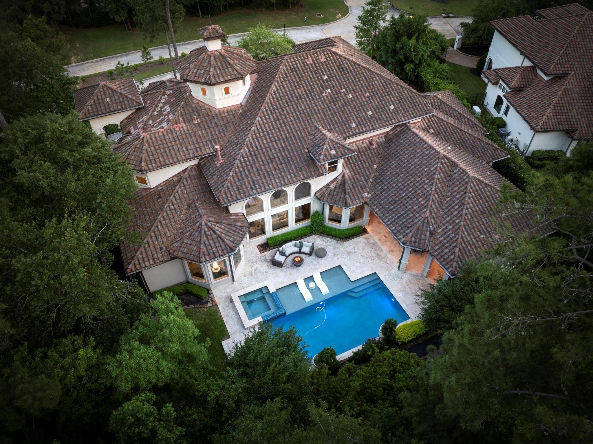 Property Photo: 2 N Badger Lodge Circle TX 77389