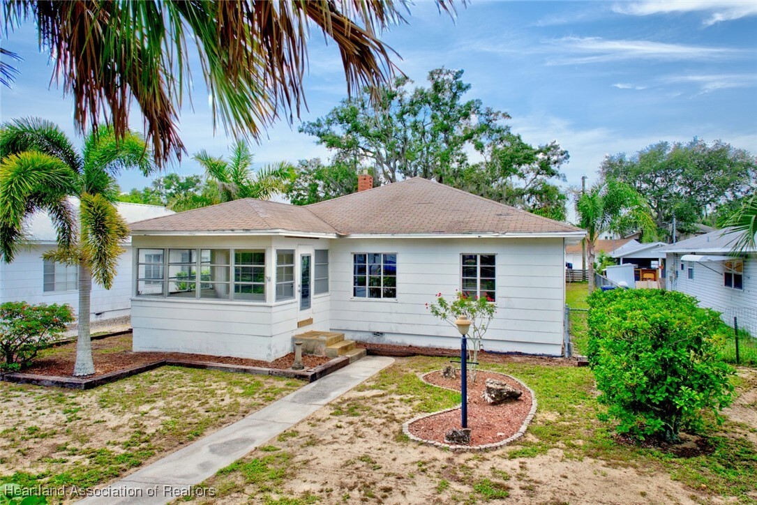 385 Poinsettia Avenue  Sebring FL 33870 photo