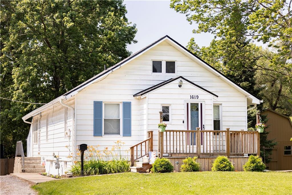 Property Photo: 1619 W College Street MO 64050