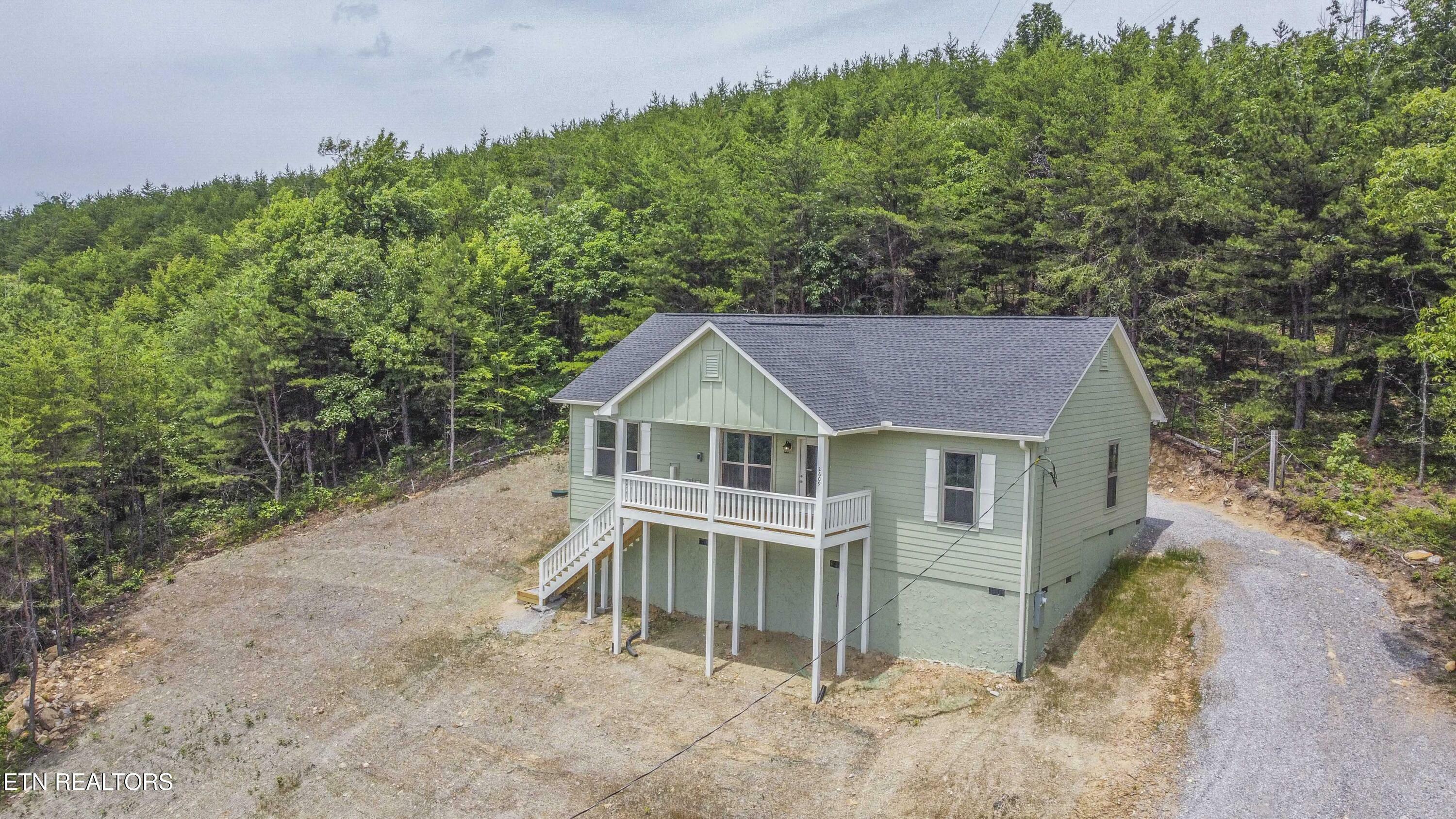 Property Photo: 2609 Mountain Blvd TN 37876