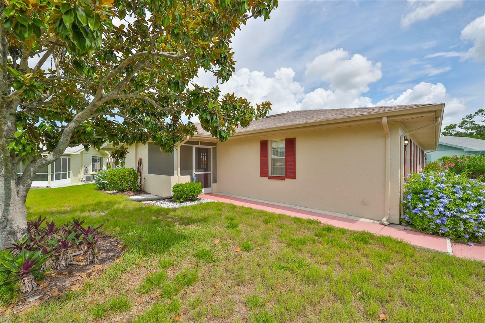 Property Photo: 304 Fowling Court A FL 33573