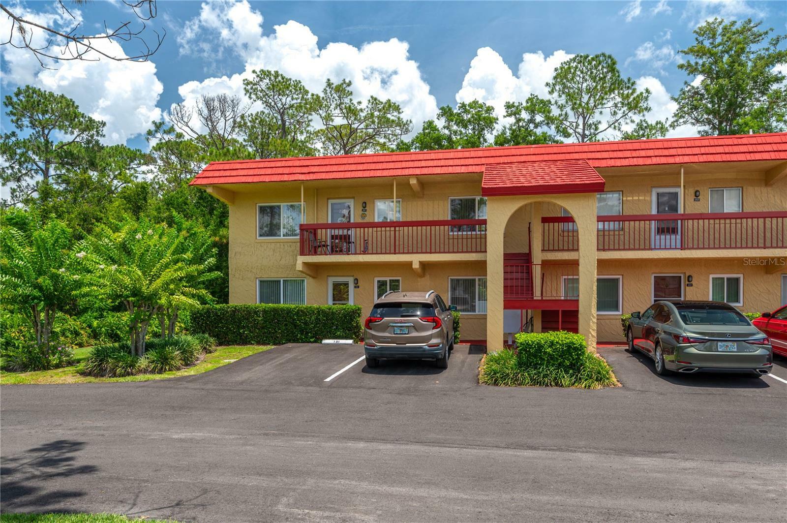 Property Photo: 400 El Camino Drive 201 FL 33884