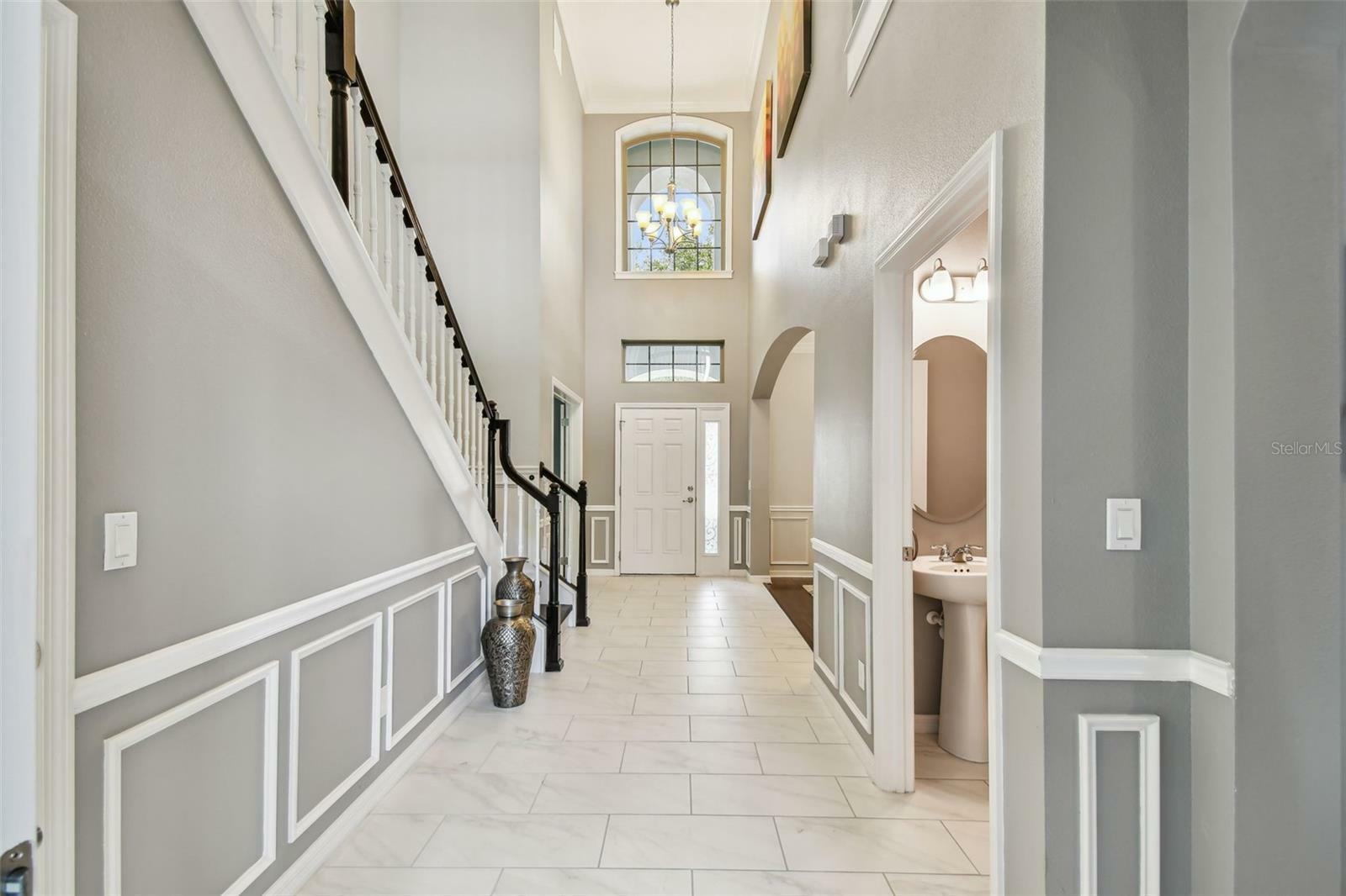 Property Photo:  811 Sherbourne Circle  FL 32746 