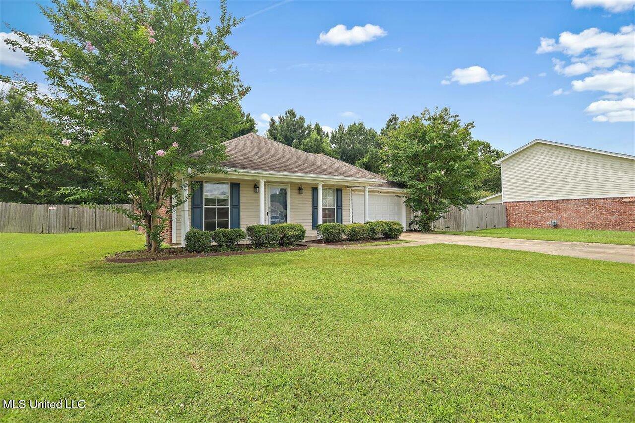 Property Photo: 206 Crosscreek Drive MS 39047