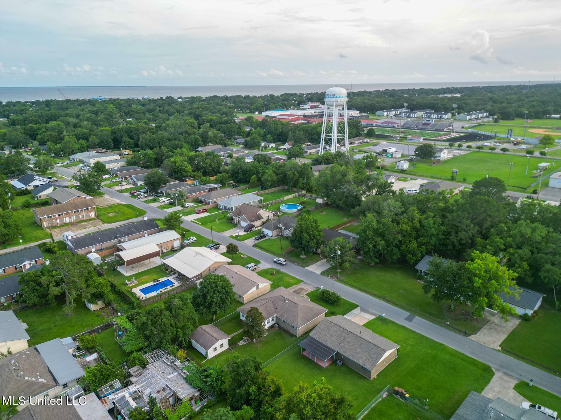 Property Photo: 914 Park Row Avenue MS 39560