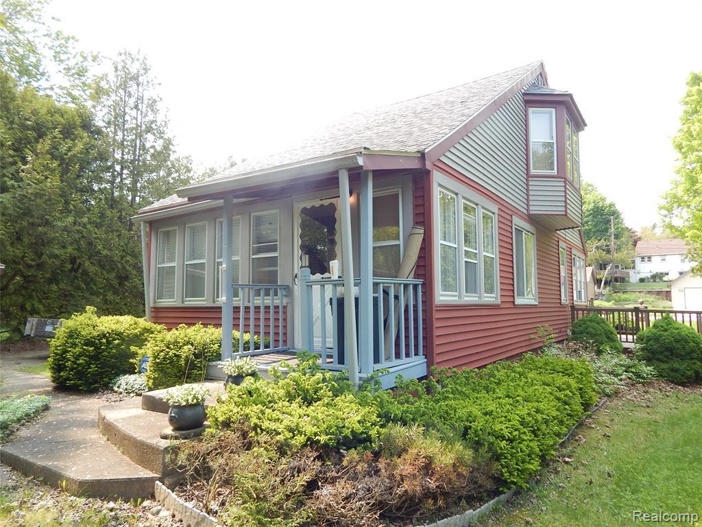 Property Photo:  7428 Grove Road  MI 48450 8988 