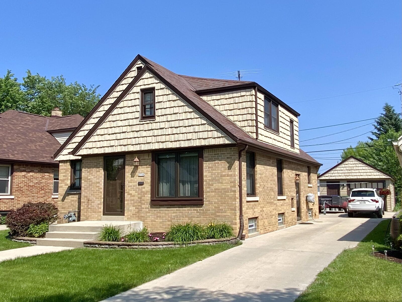 Property Photo:  2750 N Carlton Pl  WI 53210 