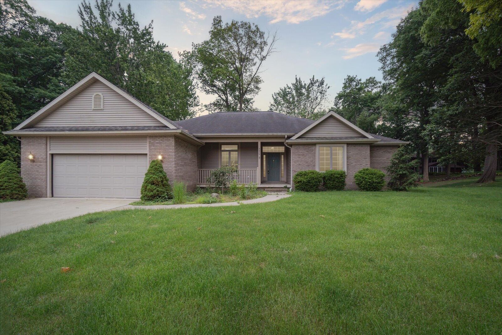 Property Photo: 5279 Thames Court MI 49201