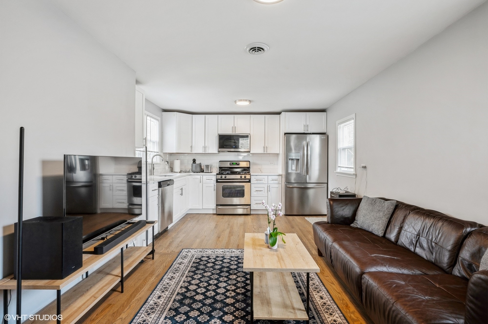 Property Photo: 32 Michigan Avenue 2 IL 60040
