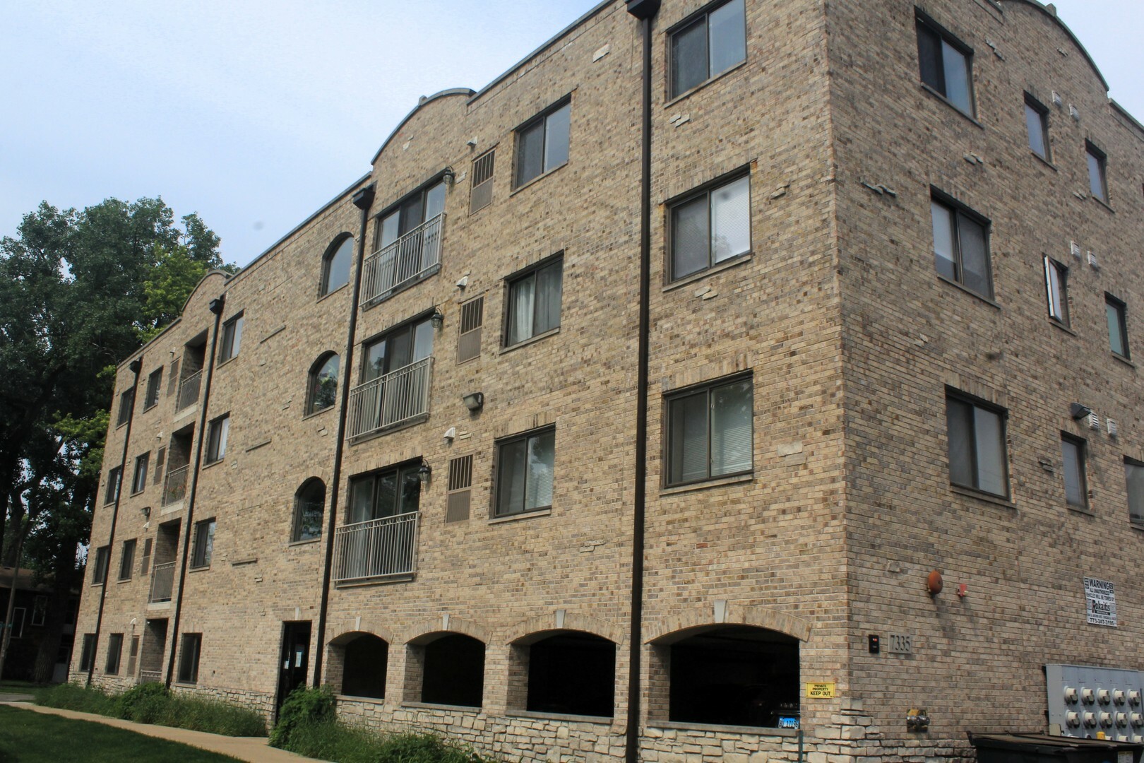 Property Photo: 7335 Oakwood Avenue 4F IL 60534
