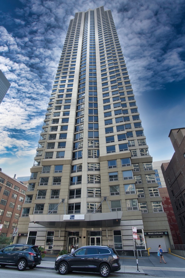 Property Photo: 440 N Wabash Avenue P-128 IL 60611