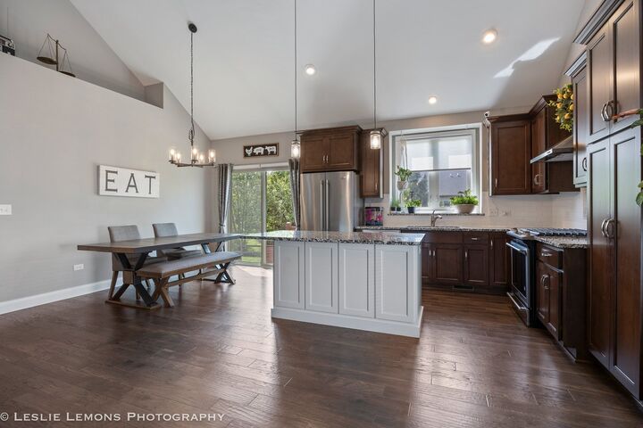 Property Photo:  565 Sudbury Circle 0  IL 60543 