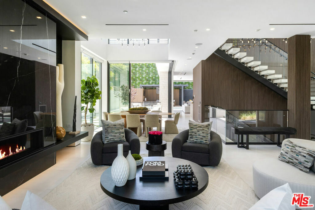 Property Photo: 137 S Wetherly Drive CA 90211