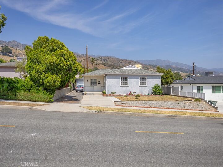 Property Photo: 2724 Scott Road CA 91504