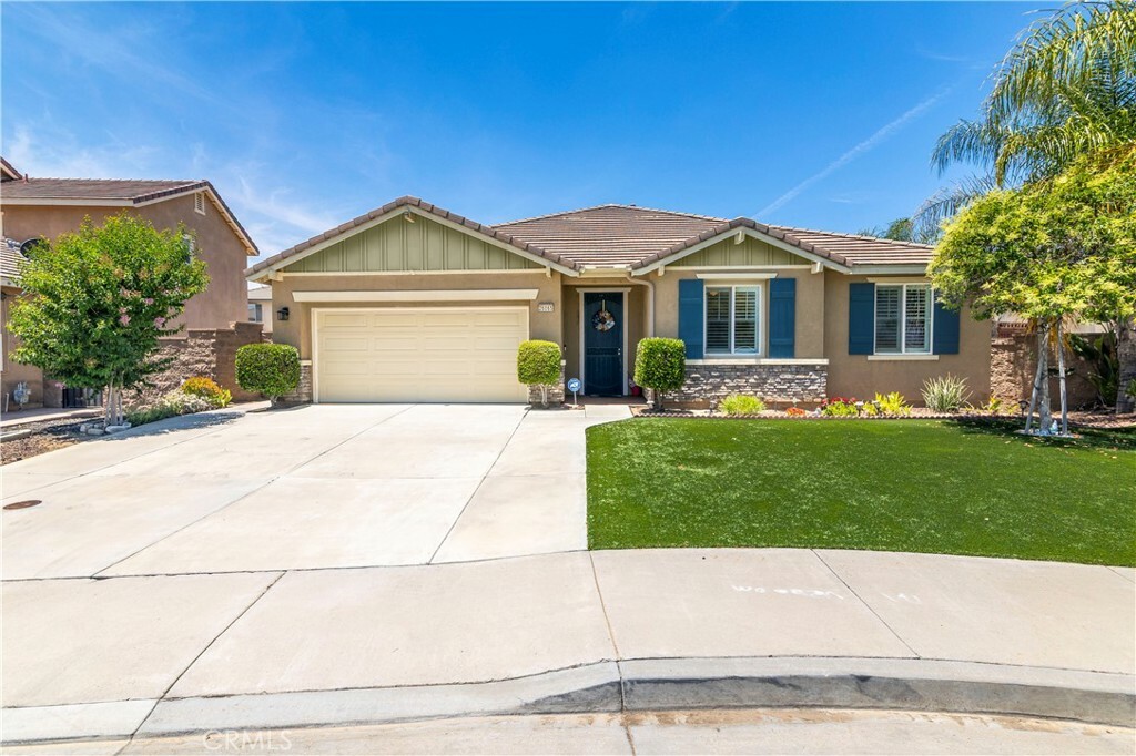 Property Photo: 26865 Shelter Cove Court CA 92585