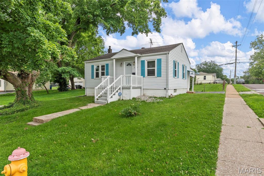 Property Photo: 9501 Miriam Avenue MO 63114