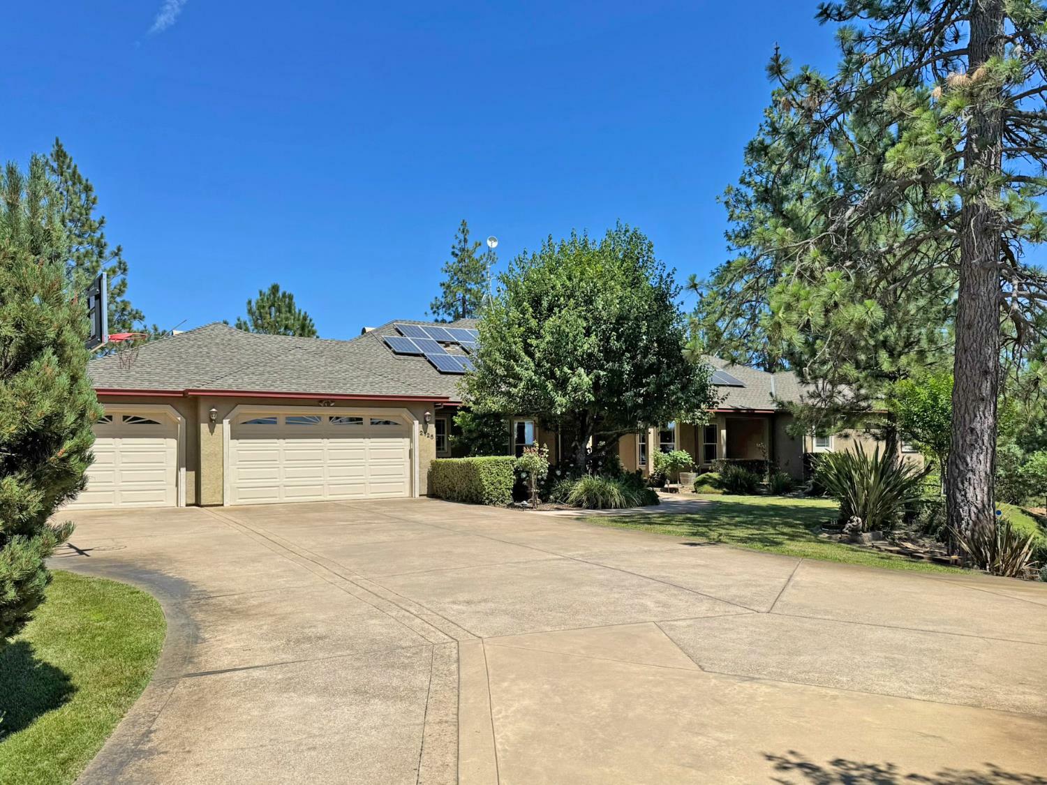 Property Photo: 2125 Bear Rock Road CA 95667