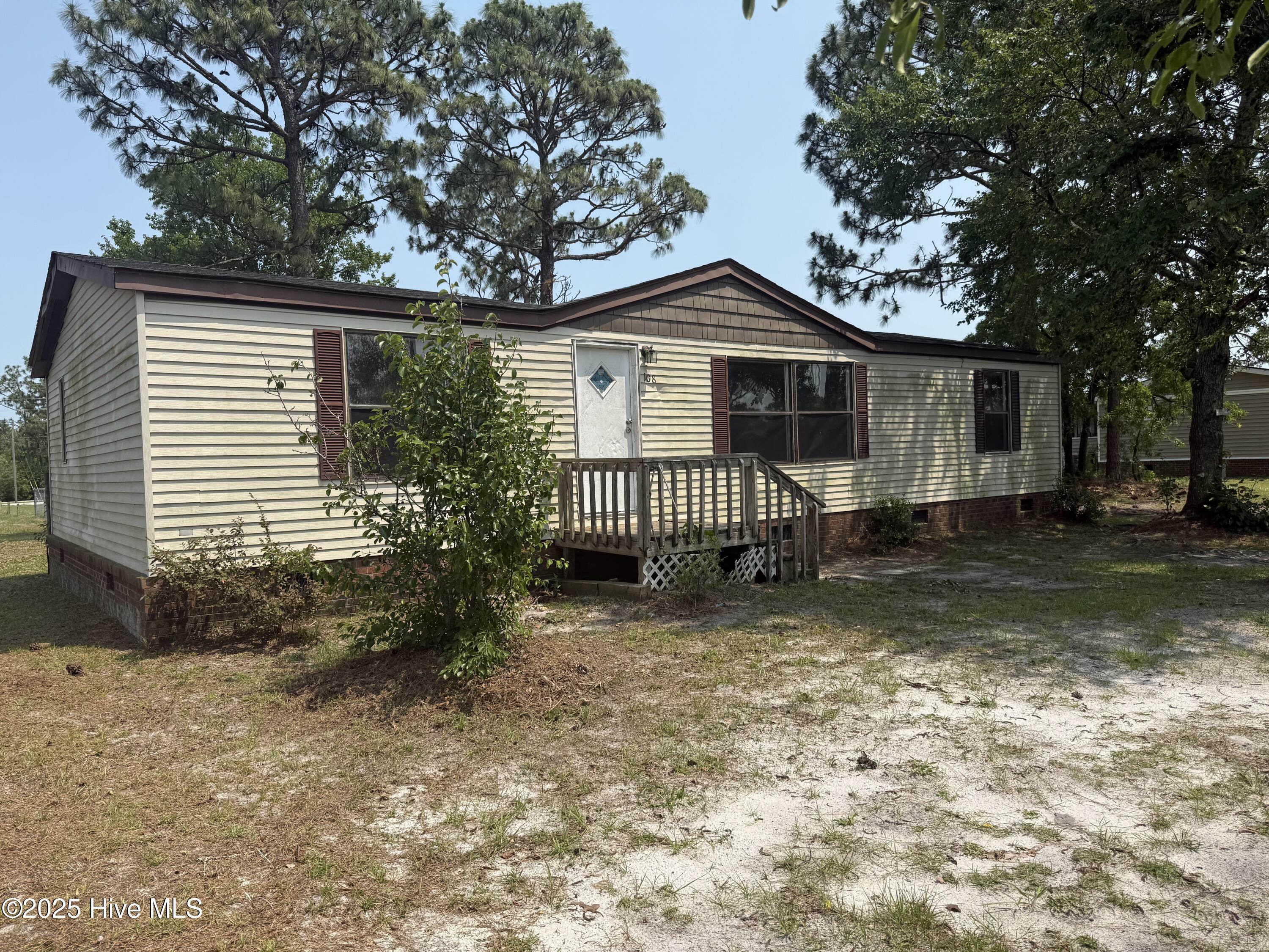 Property Photo: 108 N Queens Street NC 28539