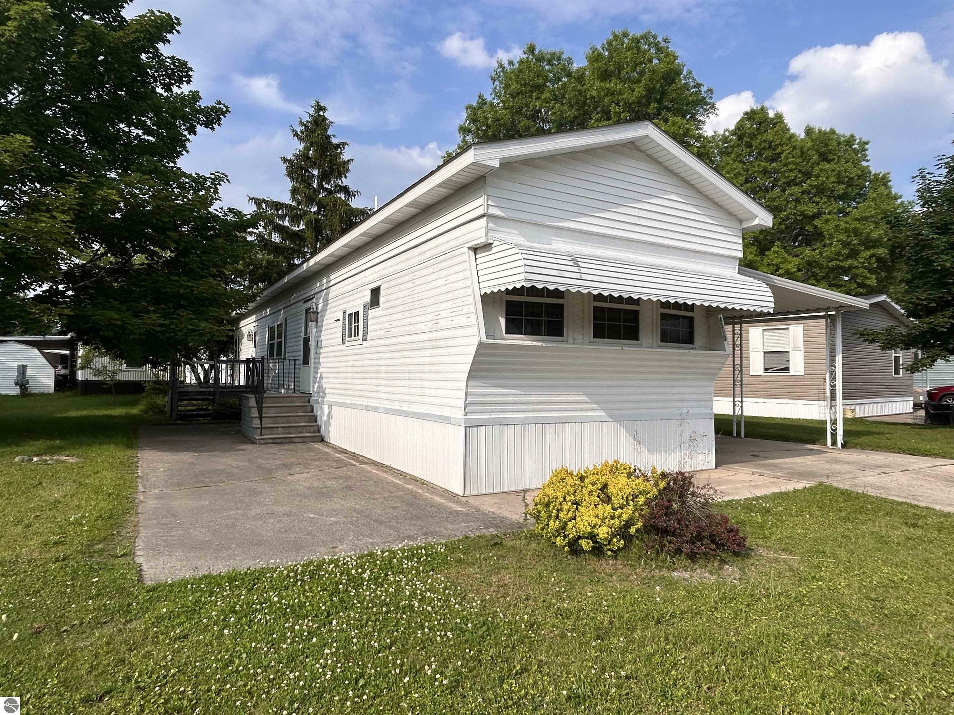 Property Photo: 4510 W Country Way MI 48603
