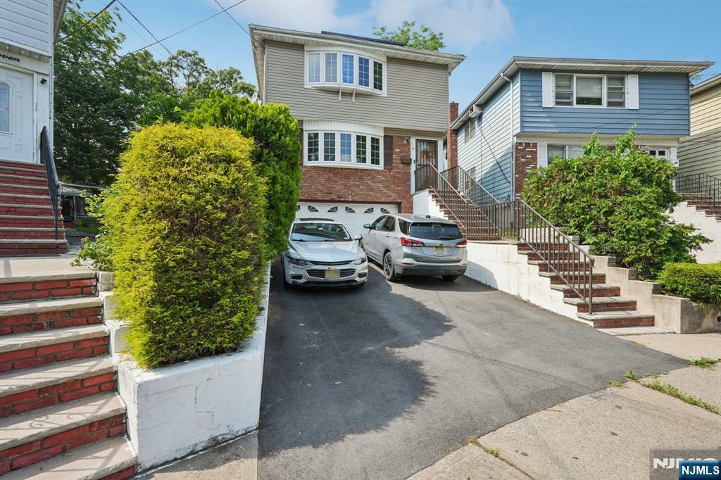 Property Photo: 9 Lee Court NJ 07040