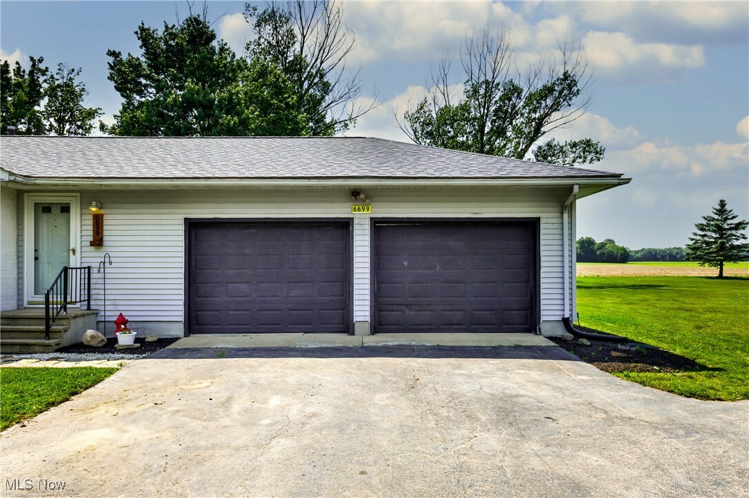 Property Photo: 6699 Youngstown Conneaut Road OH 44428