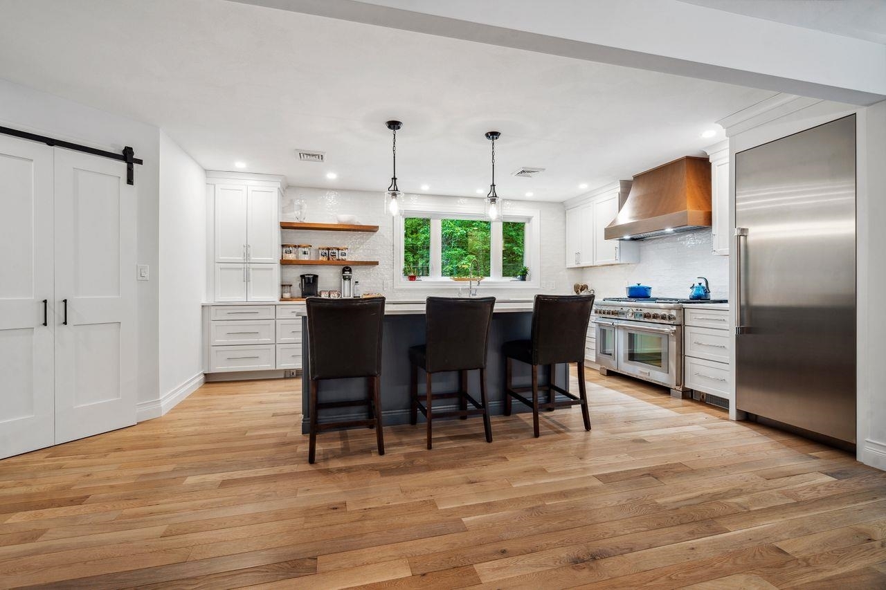 Property Photo: 10 Lawrence Lane NH 03049