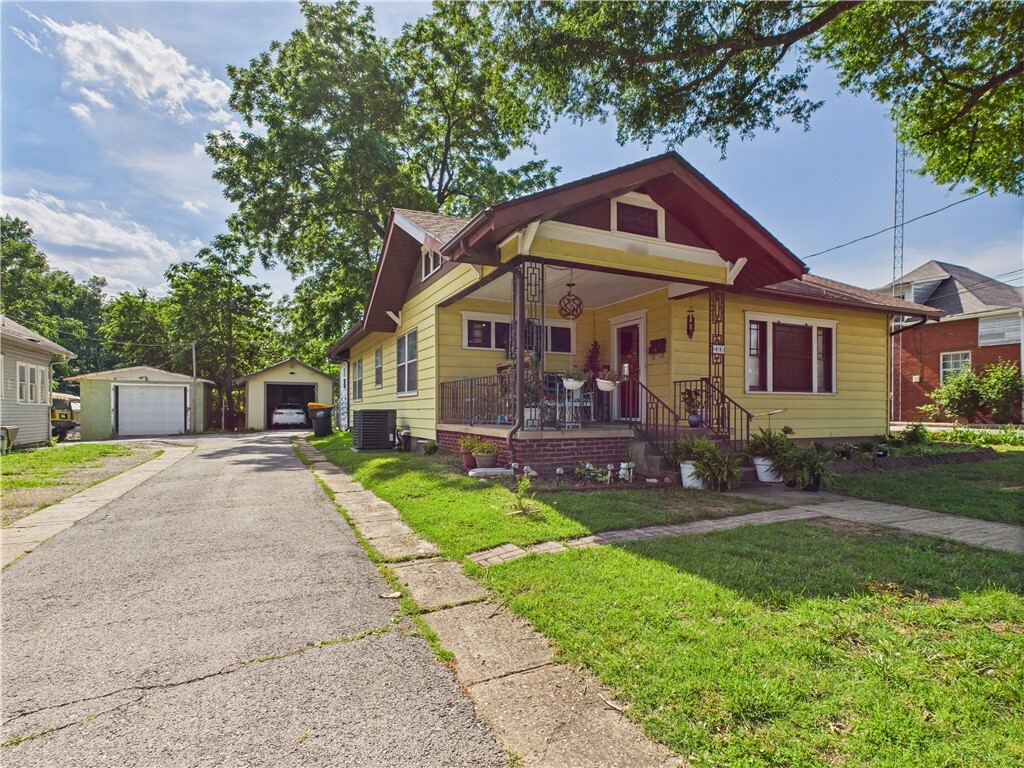 Property Photo: 822 S Pine Street AR 72601