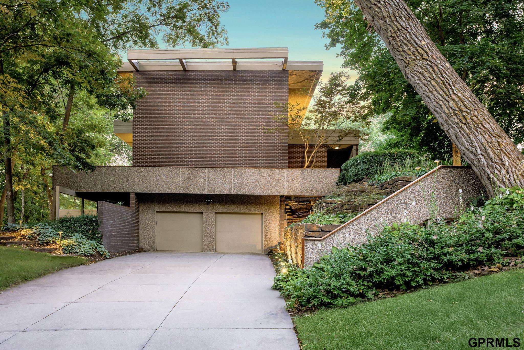 Property Photo: 3105 Armbrust Drive NE 68124