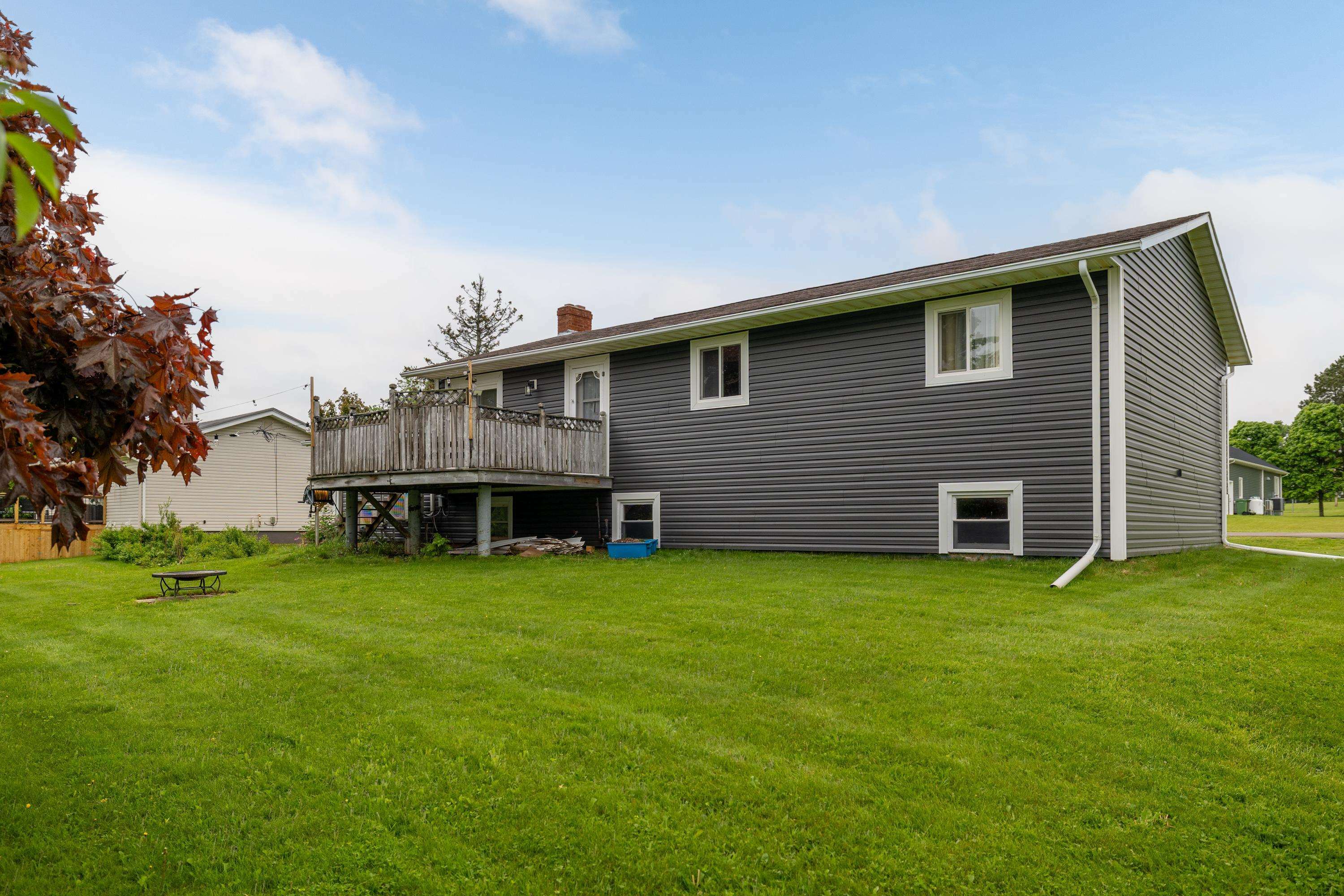 Property Photo: 21 Tamarac Avenue PE C1A 6T2