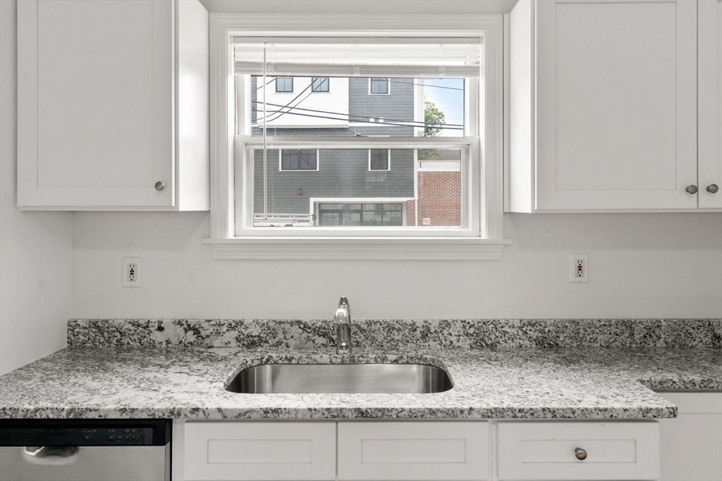 Property Photo: 98-102 Franklin St 4 MA 02169