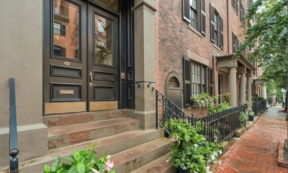 Property Photo: 26 Mount Vernon 4F MA 02108