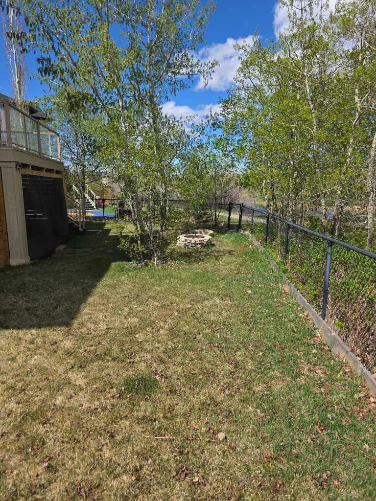 Property Photo: 31 Cougarstone Point SW AB T3H 4Z3