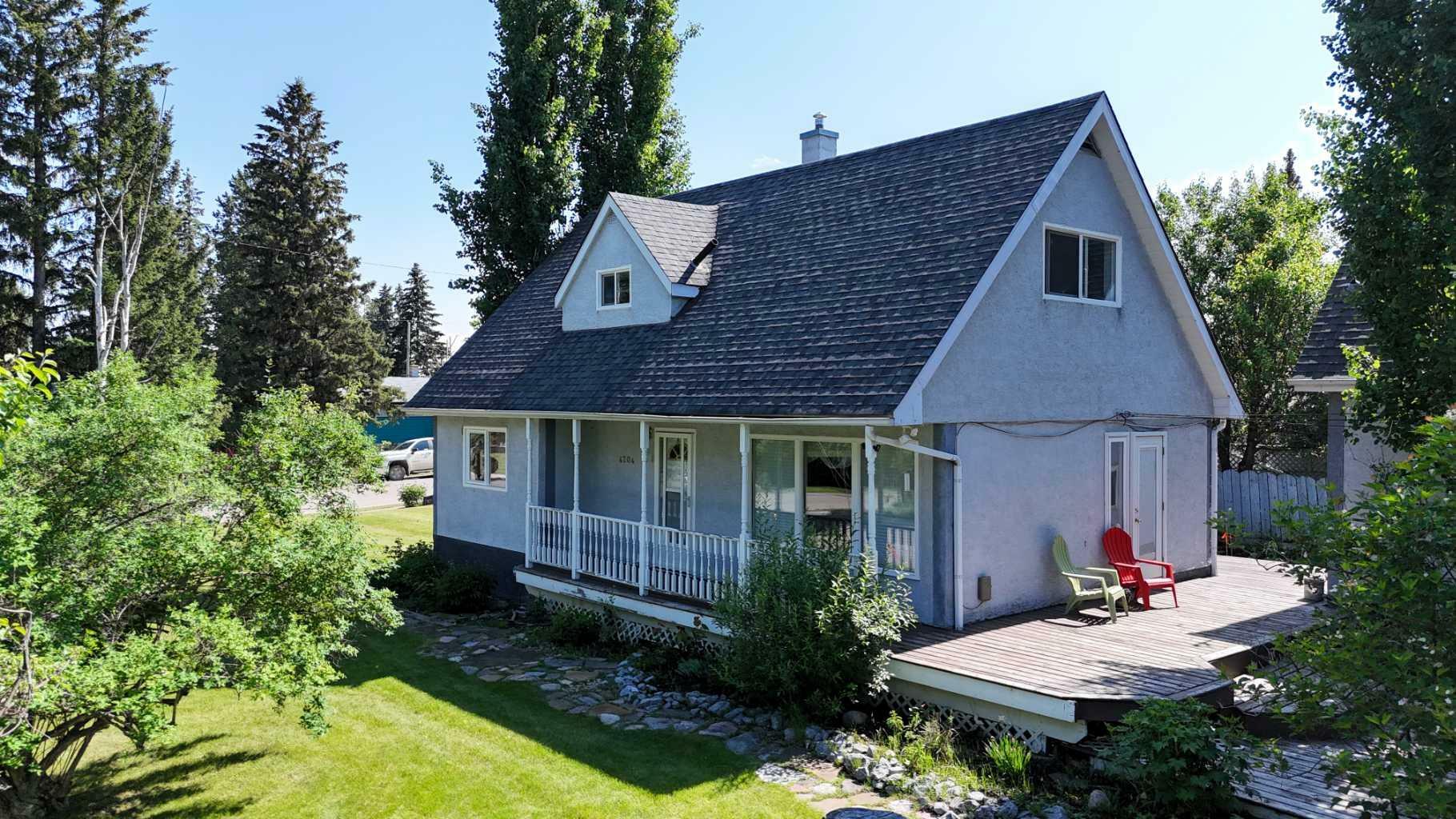 Property Photo: 4204 6 Avenue AB T7E 1A6