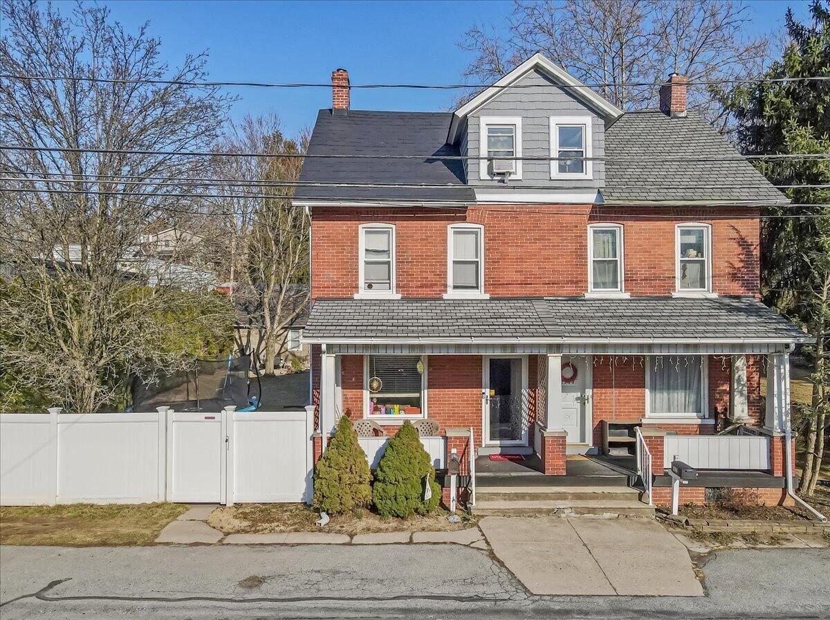 Property Photo:  2146 Willow Park Road  PA 18020 