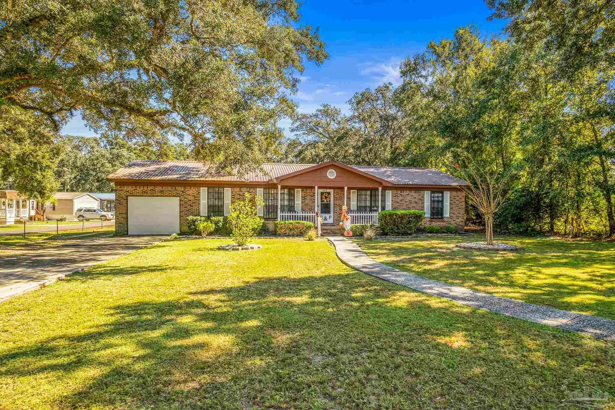 Property Photo:  5508 Glass Dr  FL 32505 