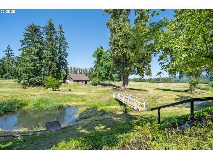 Property Photo: 8758 Thurston Rd OR 97478