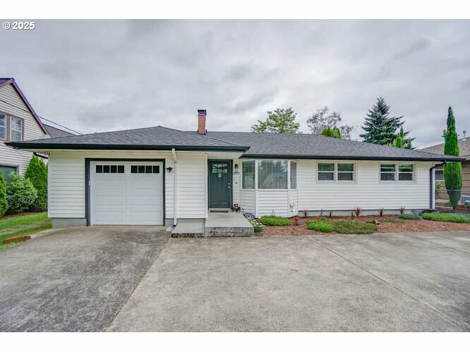 Property Photo: 2919 SE 3rd Ave WA 98607