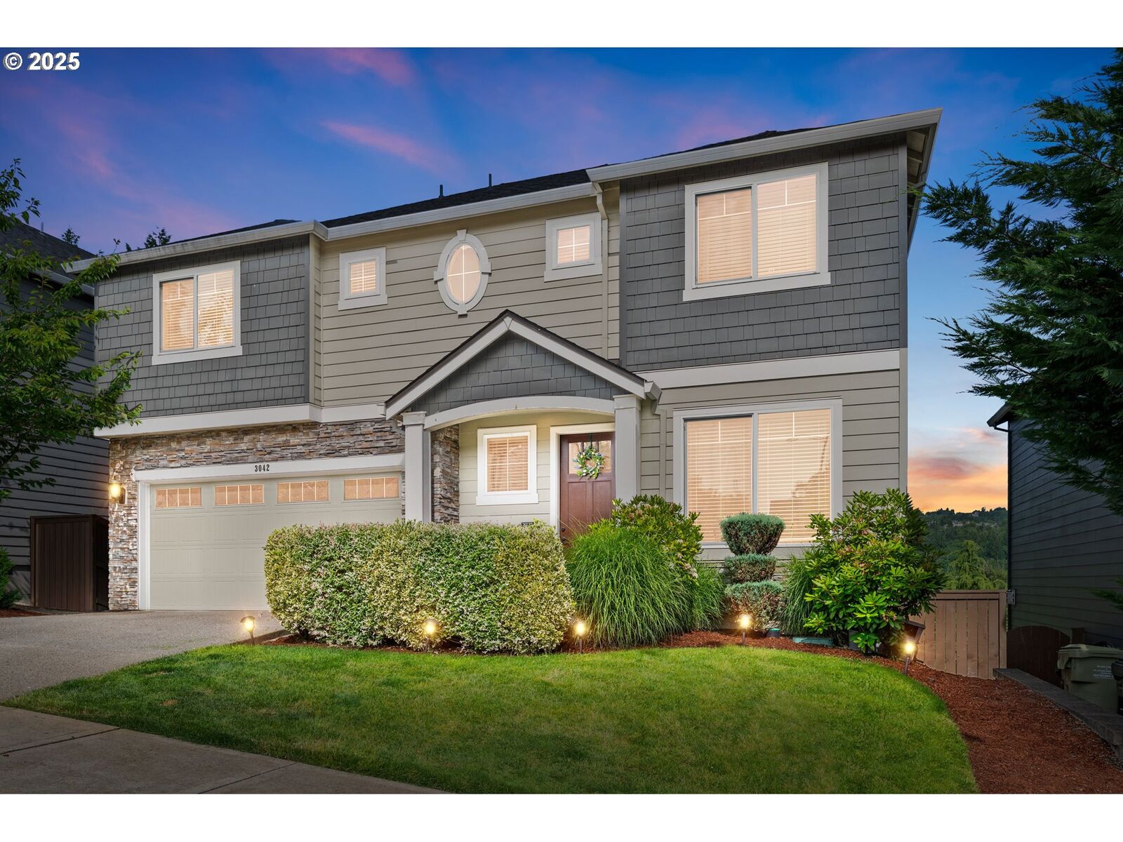 Property Photo:  3042 NW Parkhurst Ter  OR 97229 